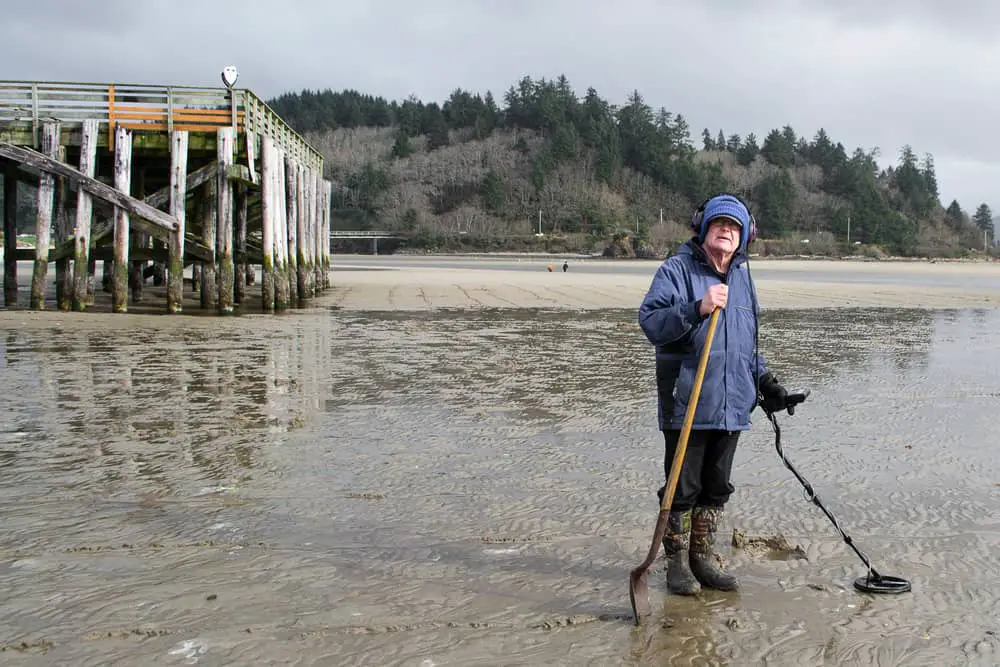 can metal detectors detect liquid