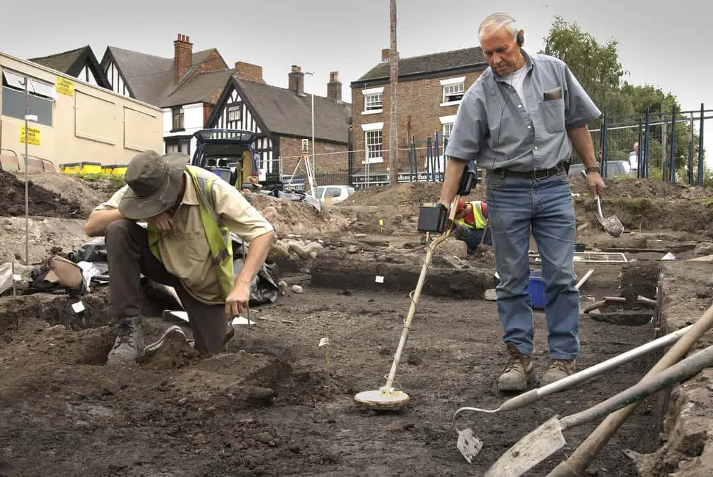 Make a living metal detecting