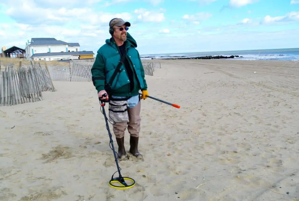 is-metal-detecting-a-good-hobby-detecting-school