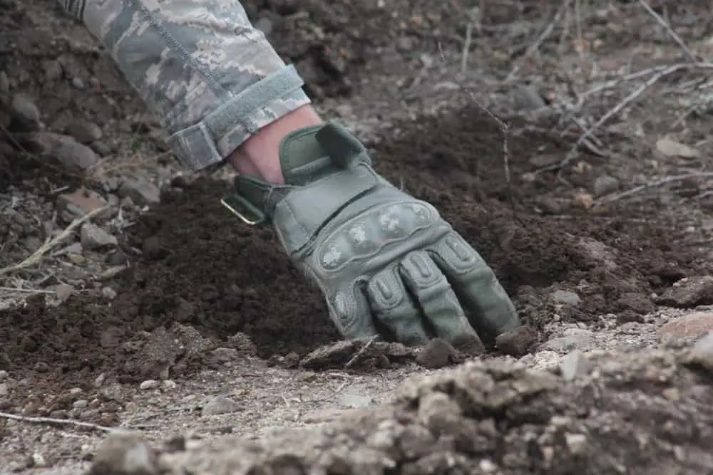 Gloves for metal detecting – What to look for! – Discover Metal Detecting