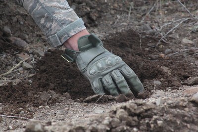 metal detecting gloves