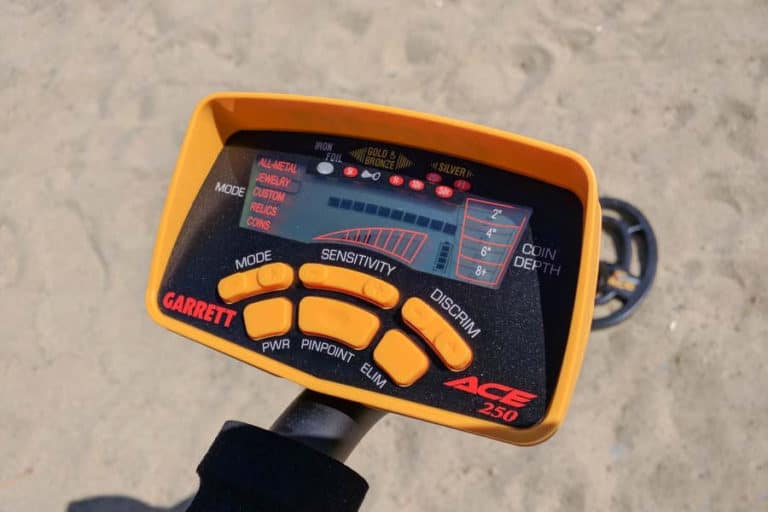5 Best MidPriced Metal Detector! (For Little Budgets) Detecting School
