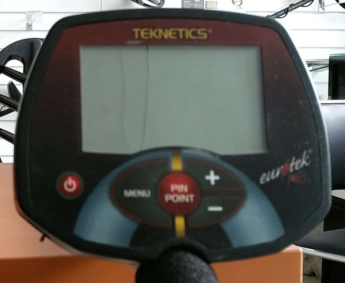 9 Best CHEAP Metal Detectors! (That Still Perform Very Well