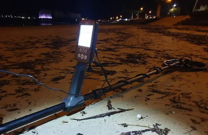 Metal Detecting in MINNESOTA [Laws, Locations, Clubs & More