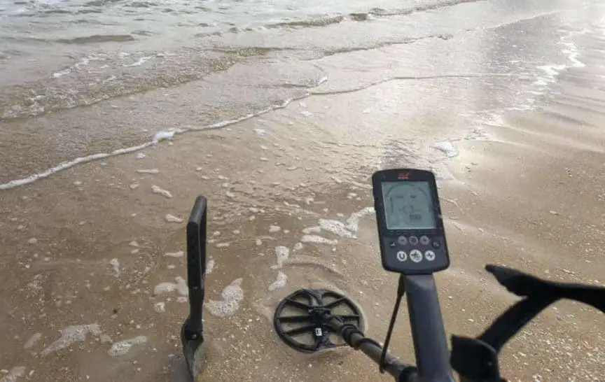 Metal Detecting in VIRGINIA [Laws, Locations, Gold & More!] Detecting