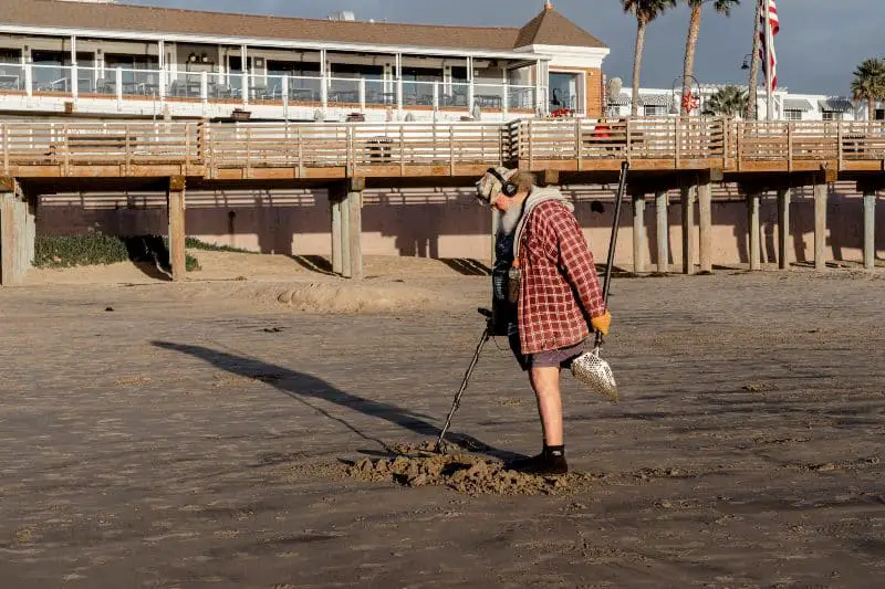 how to read the beach for metal detecting