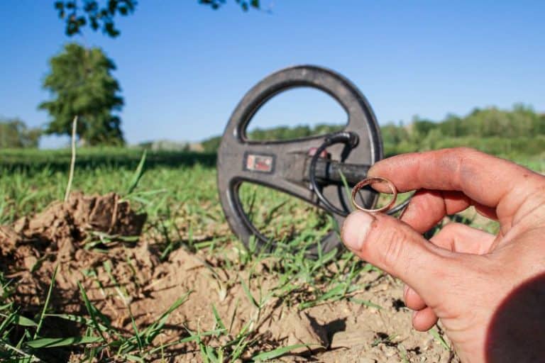 10 Best Places to Find Jewelry Metal Detecting! Detecting School